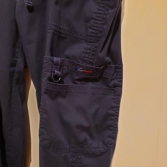 Koi Stretch Navy Lindsey Cargo Scrubs, Size L (Regular) - Picture 7 of 12